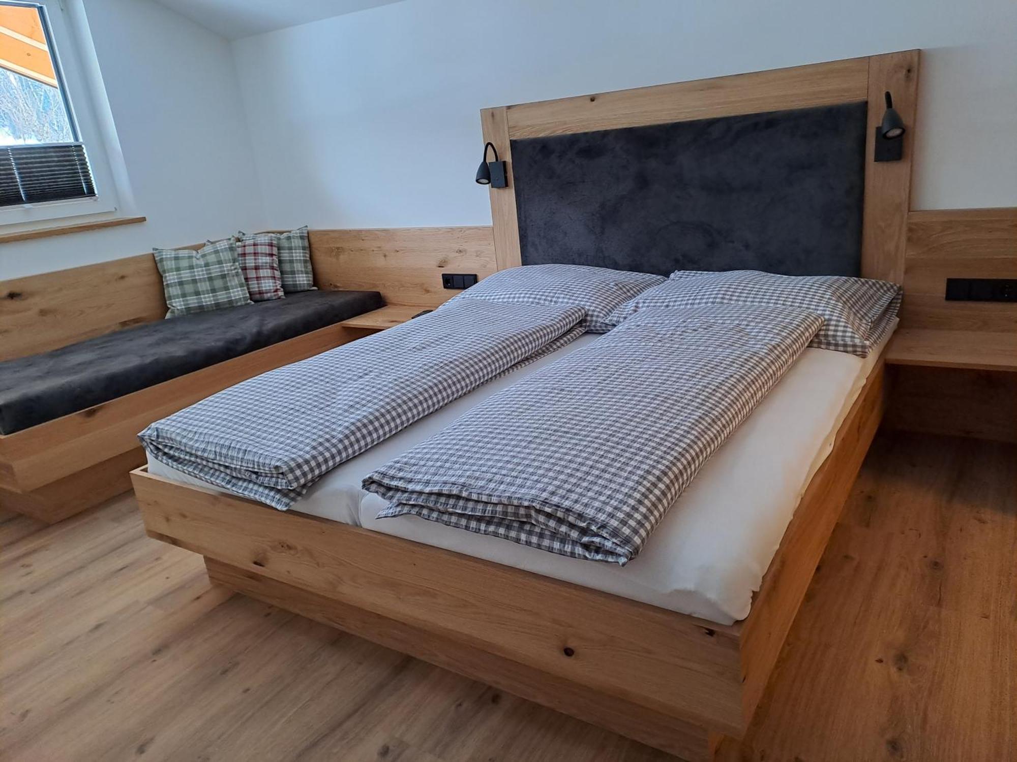 Zimmer & Appartements Schwarzenbacher Sonja & Konrad 克雷纳尔 外观 照片