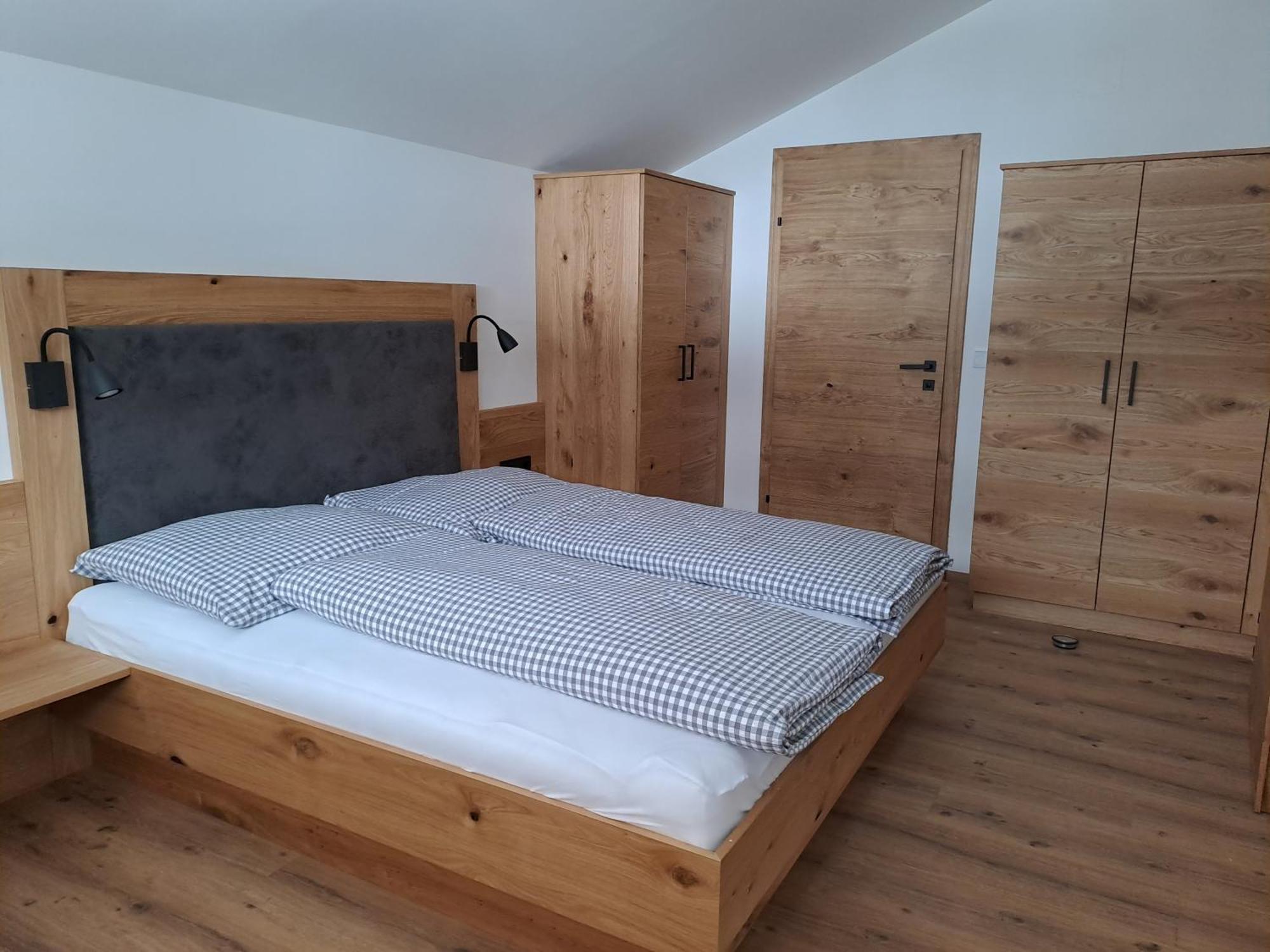 Zimmer & Appartements Schwarzenbacher Sonja & Konrad 克雷纳尔 外观 照片